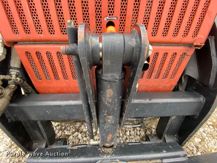 image for item HR9351 2006 Ditch Witch XT850  mini excavator / tool carrier