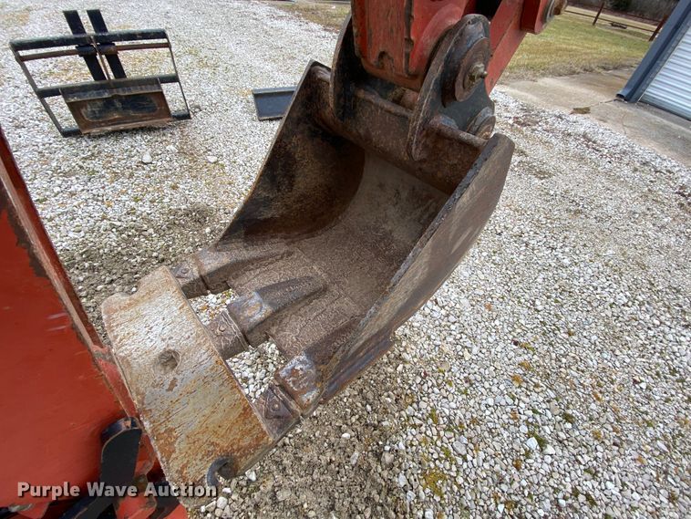 image for item HR9351 2006 Ditch Witch XT850  mini excavator / tool carrier