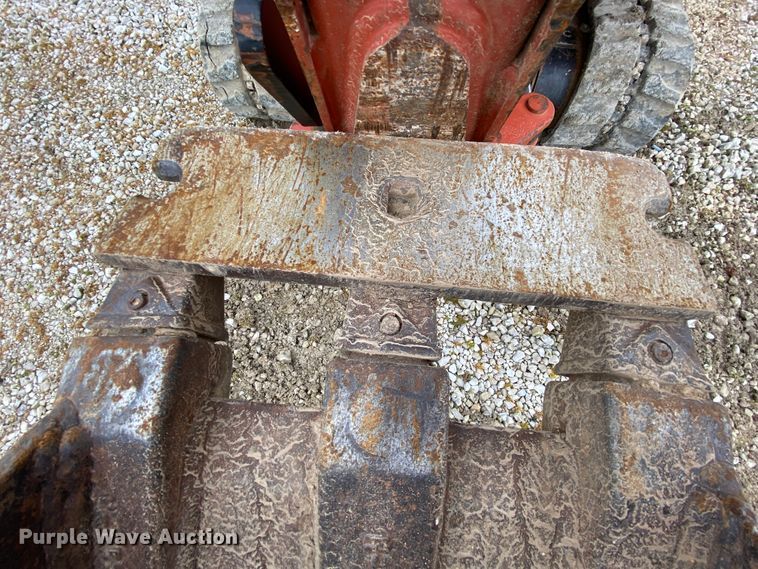 image for item HR9351 2006 Ditch Witch XT850  mini excavator / tool carrier