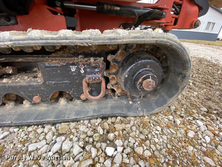 image for item HR9351 2006 Ditch Witch XT850  mini excavator / tool carrier