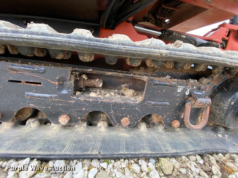 image for item HR9351 2006 Ditch Witch XT850  mini excavator / tool carrier