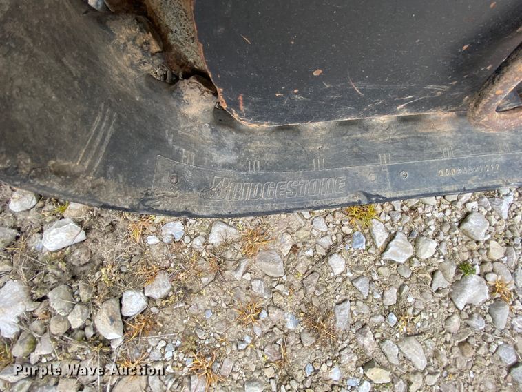 image for item HR9351 2006 Ditch Witch XT850  mini excavator / tool carrier