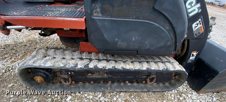 image for item HR9351 2006 Ditch Witch XT850  mini excavator / tool carrier