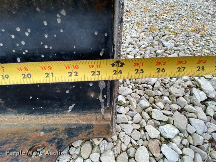 image for item HR9351 2006 Ditch Witch XT850  mini excavator / tool carrier