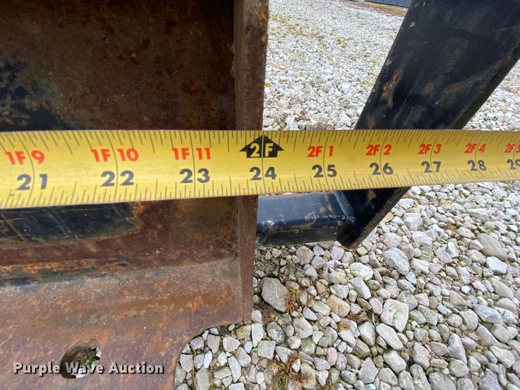 image for item HR9351 2006 Ditch Witch XT850  mini excavator / tool carrier