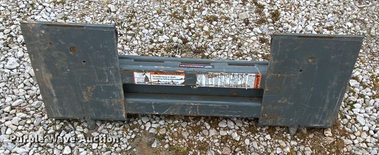 image for item HR9351 2006 Ditch Witch XT850  mini excavator / tool carrier