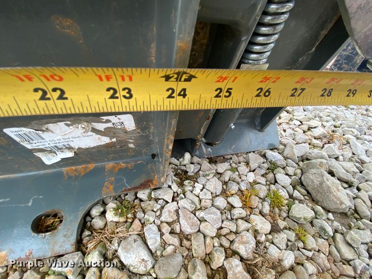 image for item HR9351 2006 Ditch Witch XT850  mini excavator / tool carrier