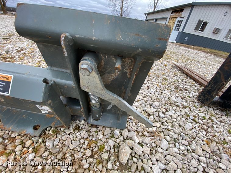 image for item HR9351 2006 Ditch Witch XT850  mini excavator / tool carrier