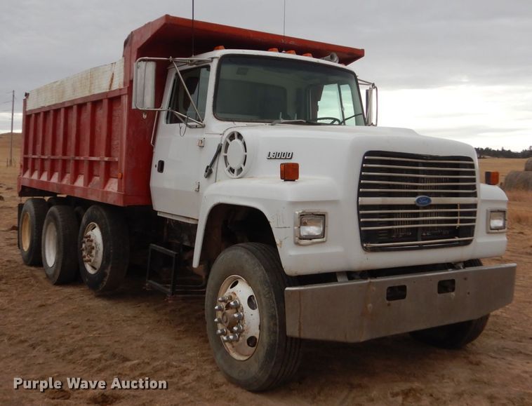 image for item HS9767 1995 Ford LT9000  dump truck