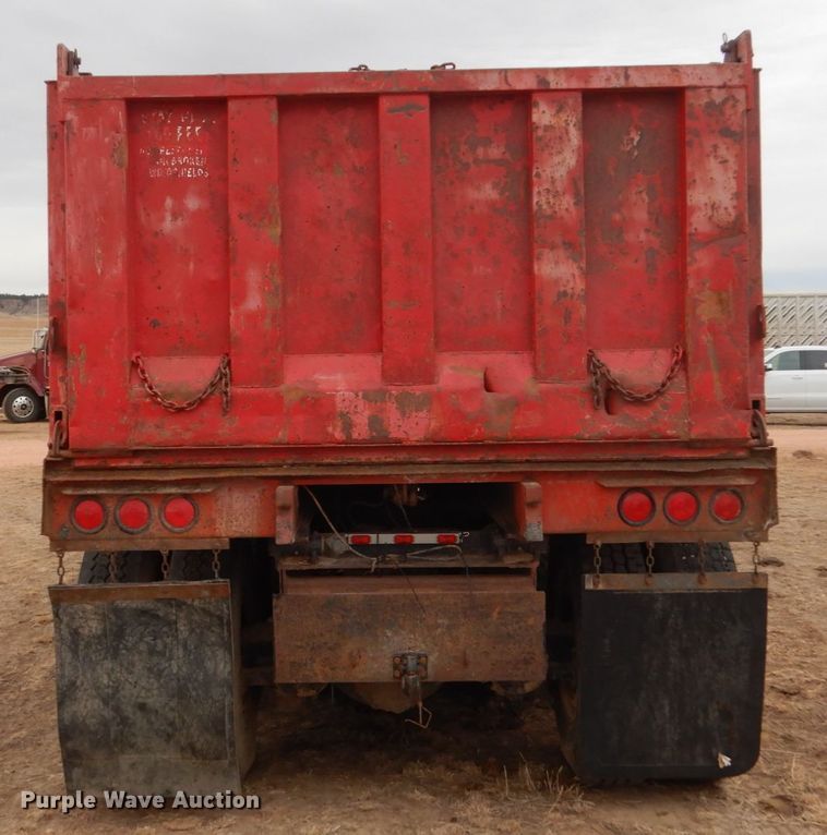 image for item HS9767 1995 Ford LT9000  dump truck