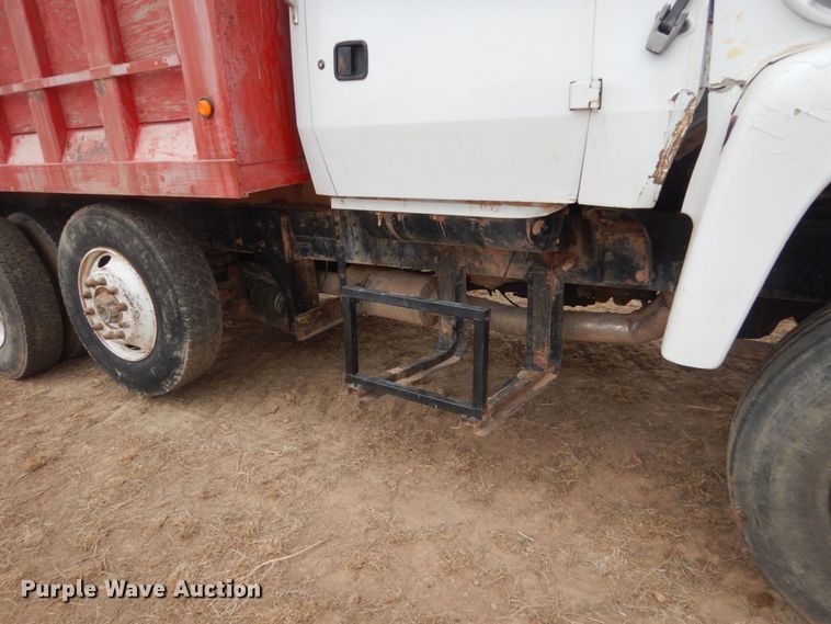 image for item HS9767 1995 Ford LT9000  dump truck