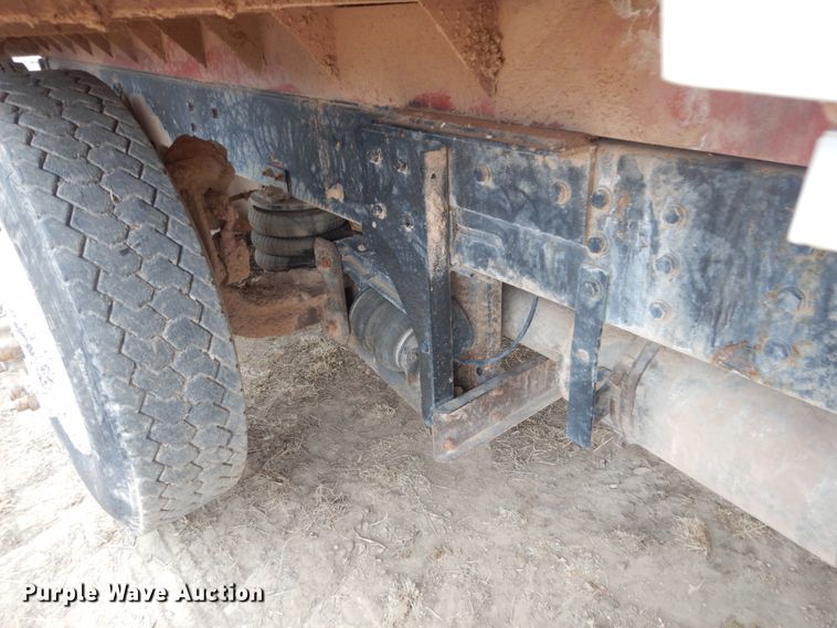 image for item HS9767 1995 Ford LT9000  dump truck