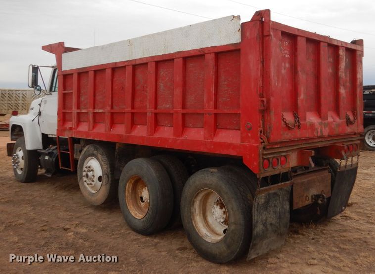 image for item HS9767 1995 Ford LT9000  dump truck