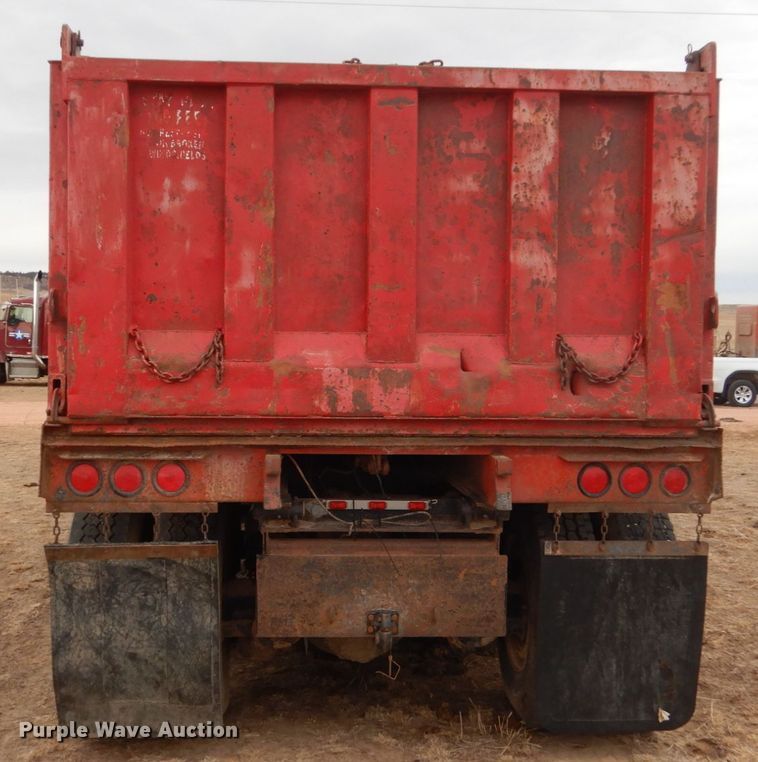 image for item HS9767 1995 Ford LT9000  dump truck