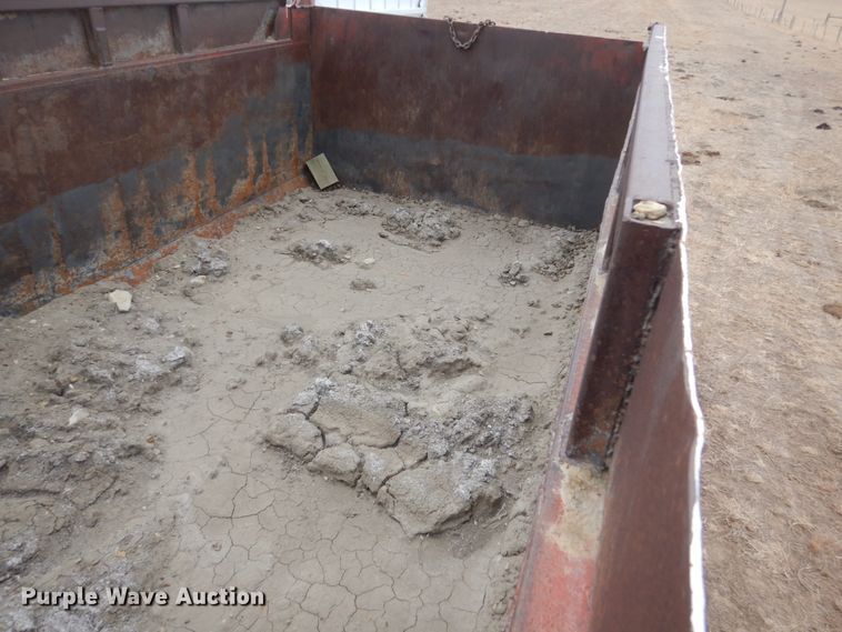 image for item HS9767 1995 Ford LT9000  dump truck