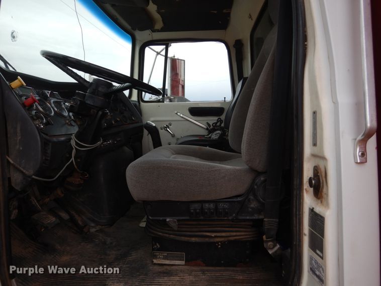 image for item HS9767 1995 Ford LT9000  dump truck