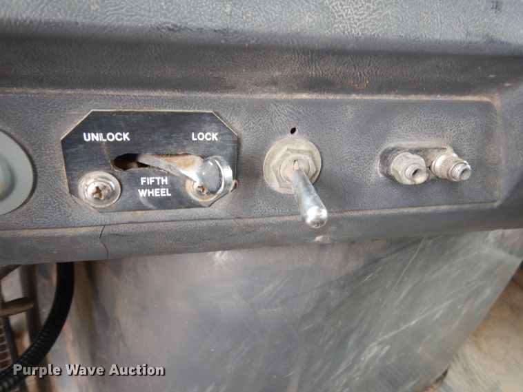 image for item HS9767 1995 Ford LT9000  dump truck