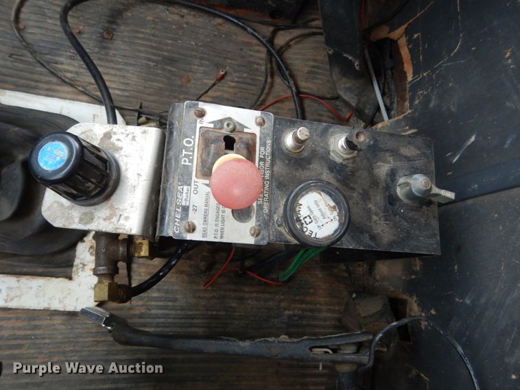 image for item HS9767 1995 Ford LT9000  dump truck