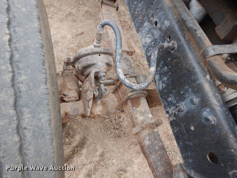 image for item HS9767 1995 Ford LT9000  dump truck