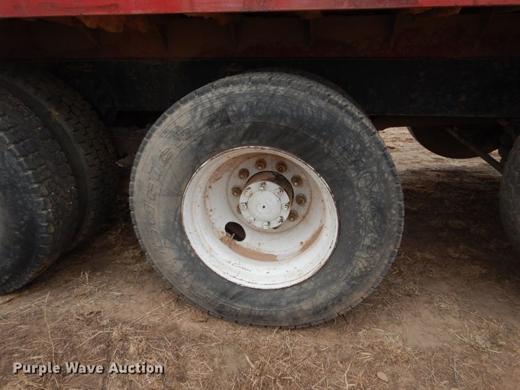 image for item HS9767 1995 Ford LT9000  dump truck