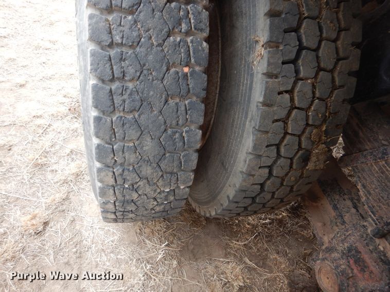 image for item HS9767 1995 Ford LT9000  dump truck