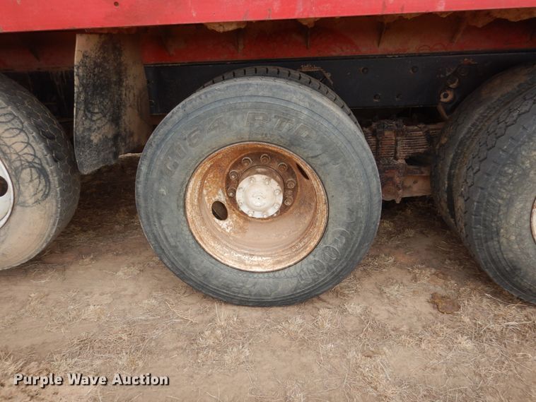 image for item HS9767 1995 Ford LT9000  dump truck