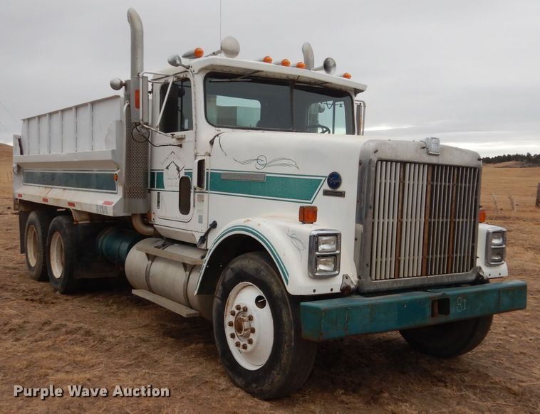 image for item HS9768 International F9370  dump truck