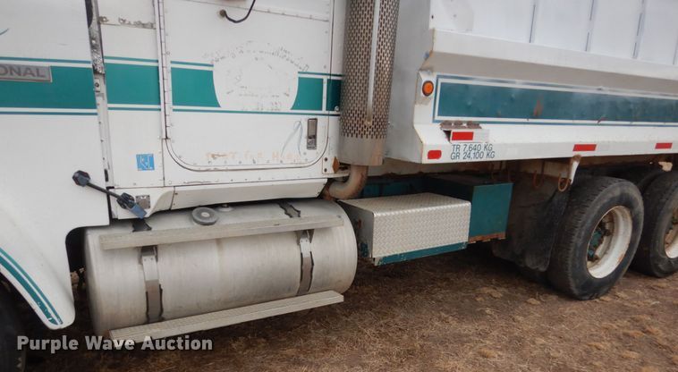 image for item HS9768 International F9370  dump truck