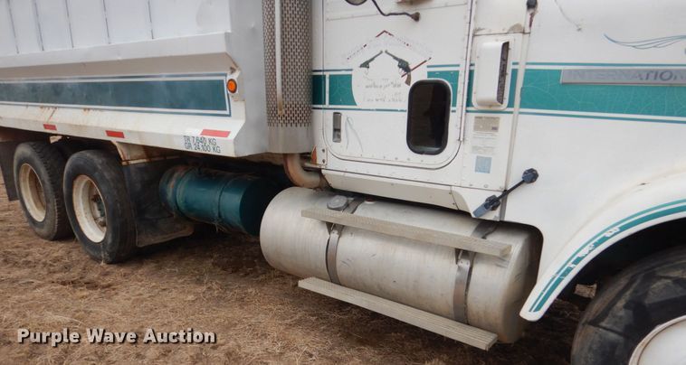 image for item HS9768 International F9370  dump truck