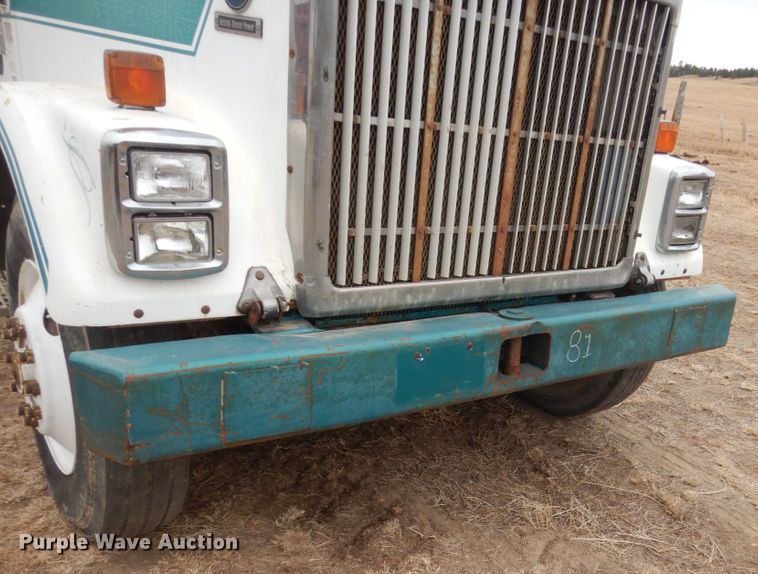 image for item HS9768 International F9370  dump truck