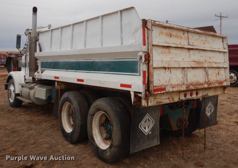image for item HS9768 International F9370  dump truck