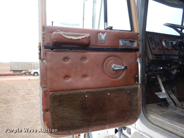 image for item HS9768 International F9370  dump truck