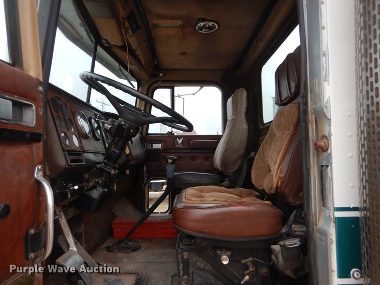 image for item HS9768 International F9370  dump truck