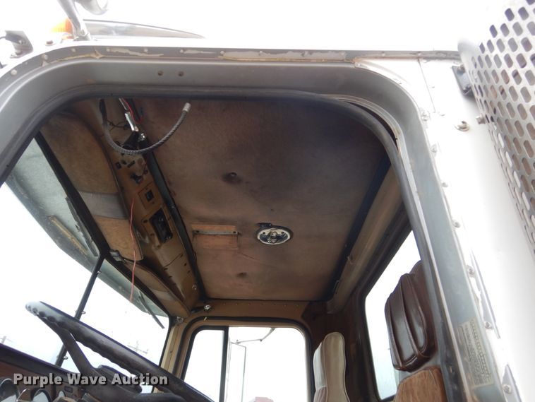 image for item HS9768 International F9370  dump truck