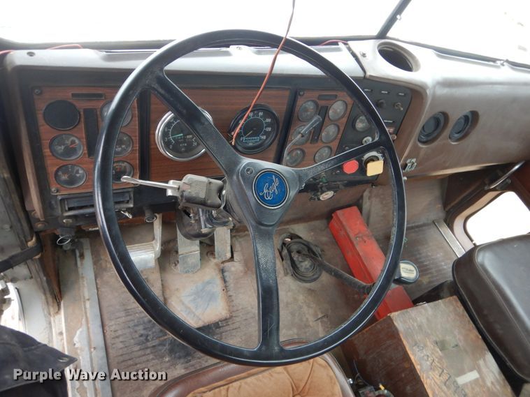 image for item HS9768 International F9370  dump truck