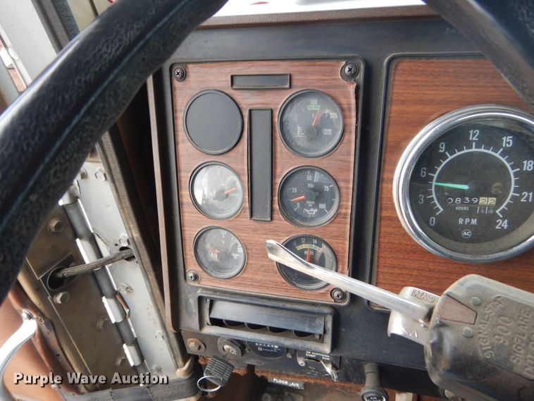 image for item HS9768 International F9370  dump truck