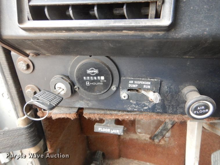 image for item HS9768 International F9370  dump truck