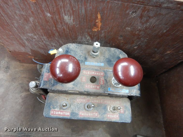 image for item HS9768 International F9370  dump truck