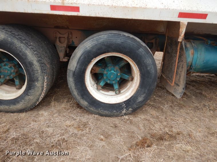 image for item HS9768 International F9370  dump truck