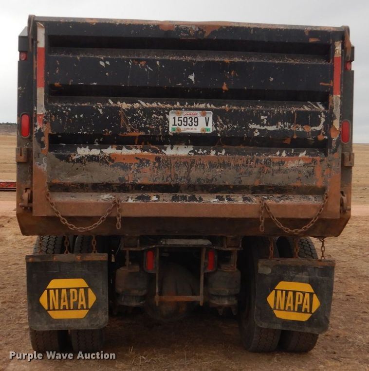 image for item HS9769 1991 Peterbilt 379  dump truck