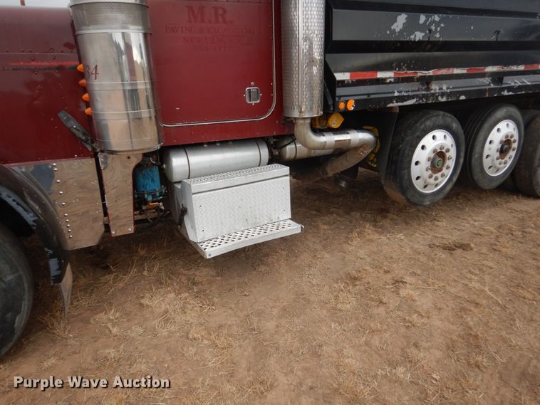 image for item HS9769 1991 Peterbilt 379  dump truck