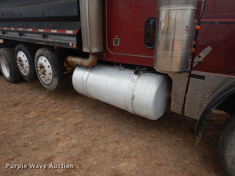 image for item HS9769 1991 Peterbilt 379  dump truck