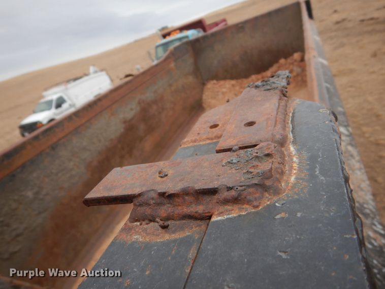 image for item HS9769 1991 Peterbilt 379  dump truck