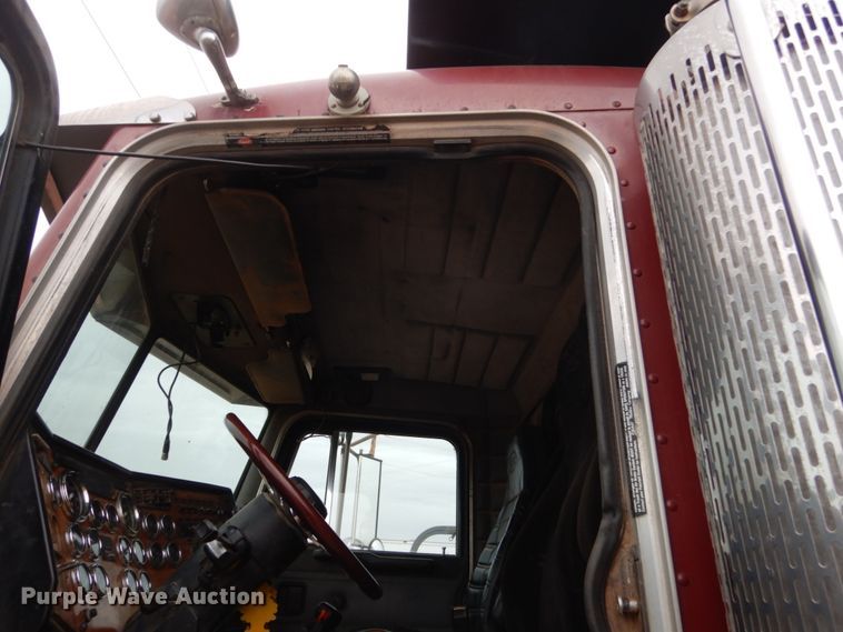 image for item HS9769 1991 Peterbilt 379  dump truck