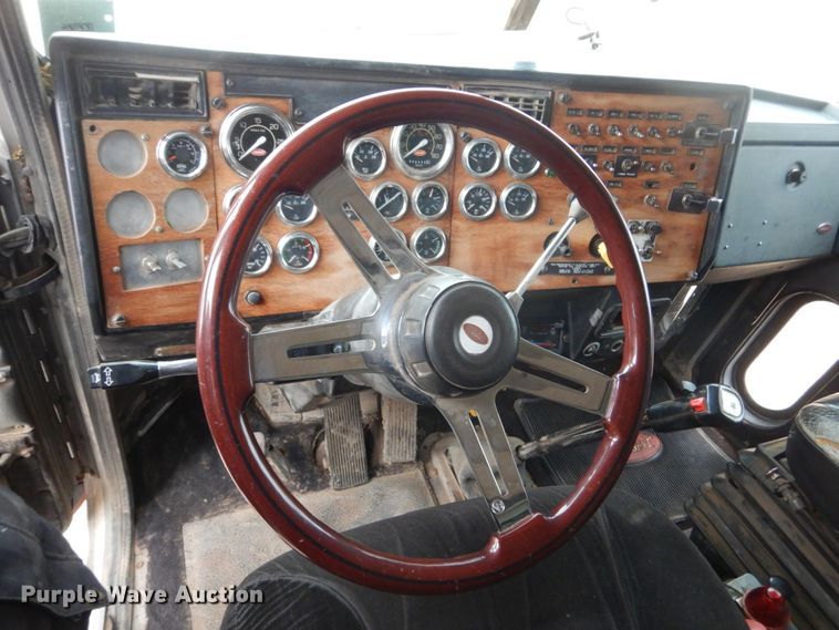 image for item HS9769 1991 Peterbilt 379  dump truck