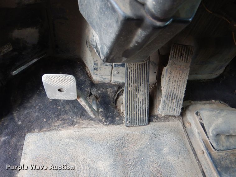 image for item HS9769 1991 Peterbilt 379  dump truck