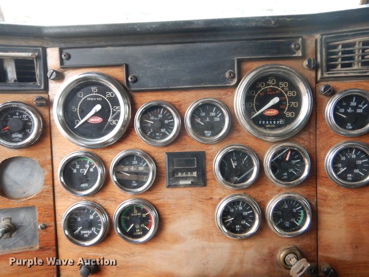 image for item HS9769 1991 Peterbilt 379  dump truck