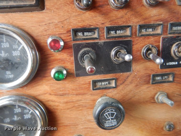 image for item HS9769 1991 Peterbilt 379  dump truck