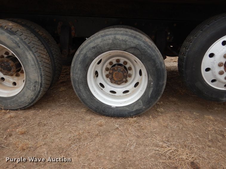 image for item HS9769 1991 Peterbilt 379  dump truck