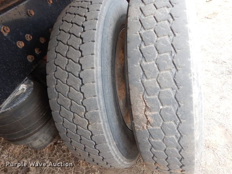 image for item HS9769 1991 Peterbilt 379  dump truck